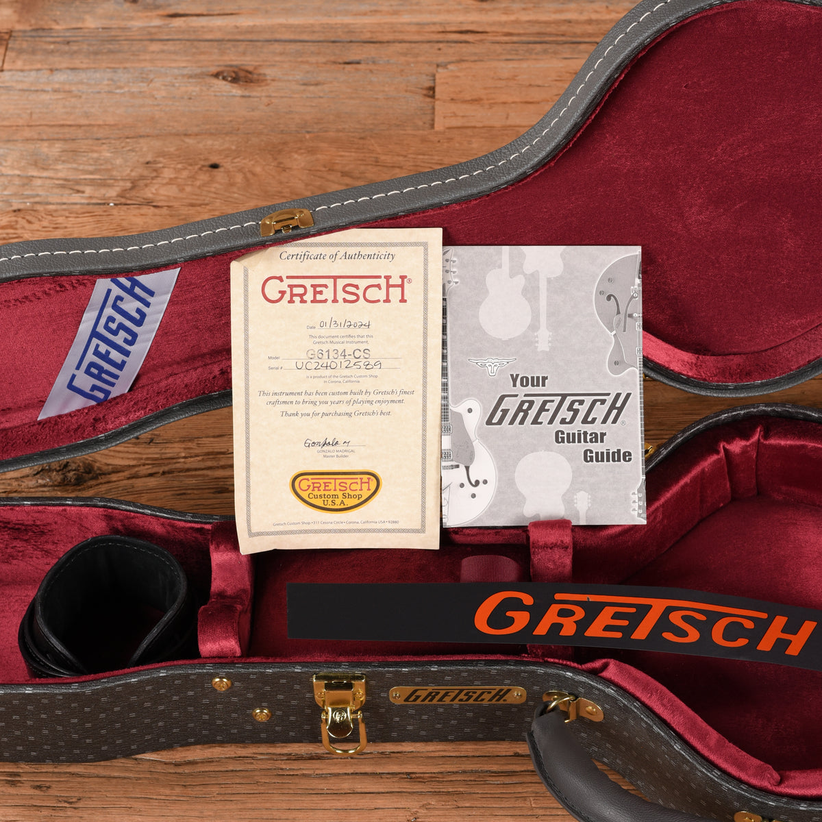 Gretsch G6134-CS Master Built Penguin White 2024 Electric Guitars
