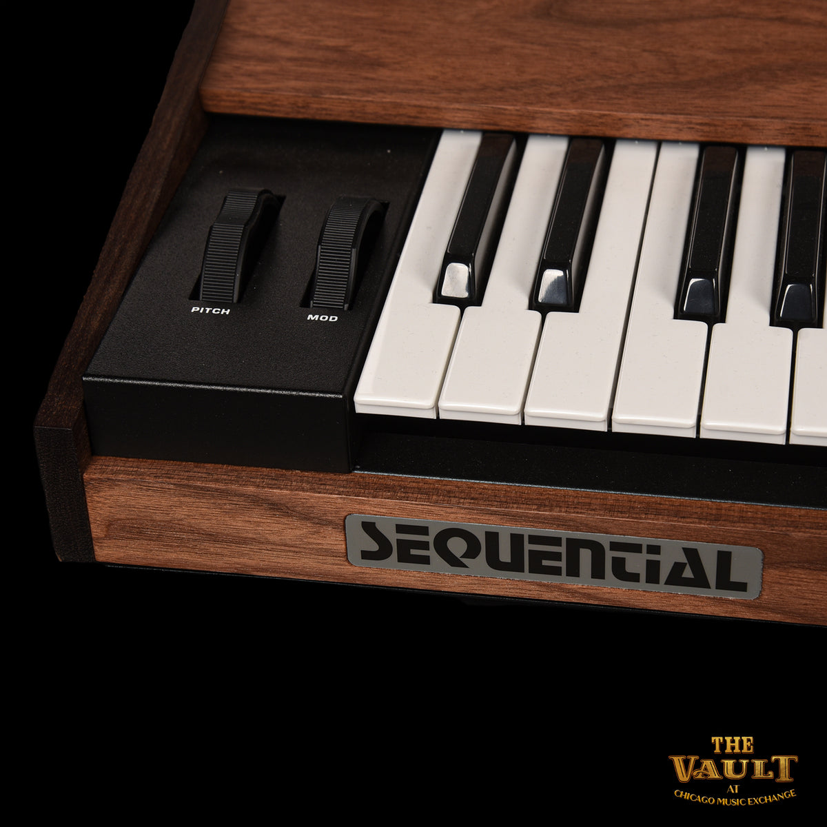 Sequential Prophet-5 Polyphonic Analog Synthesizer Keyboards and Synths / Synths / Analog Synths