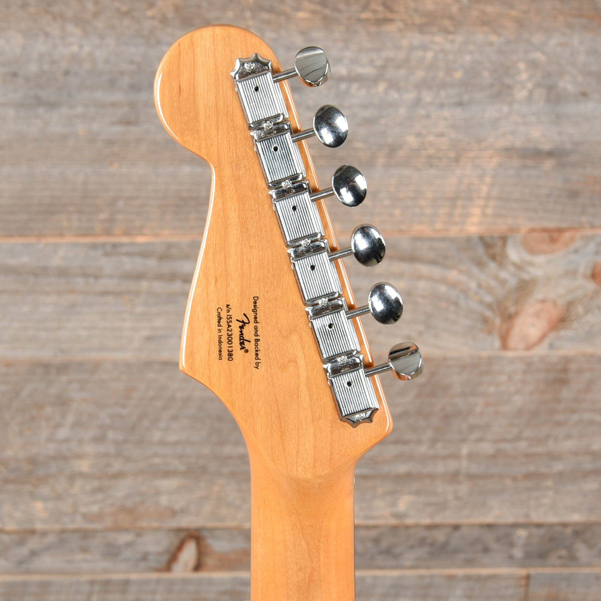 Squier Classic Vibe 60s Stratocaster HSS Shell Pink 3-Ply Parchment Electric Guitars / Solid Body