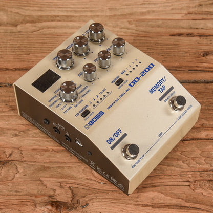 Boss DD-200 Digital Delay Effect Pedals