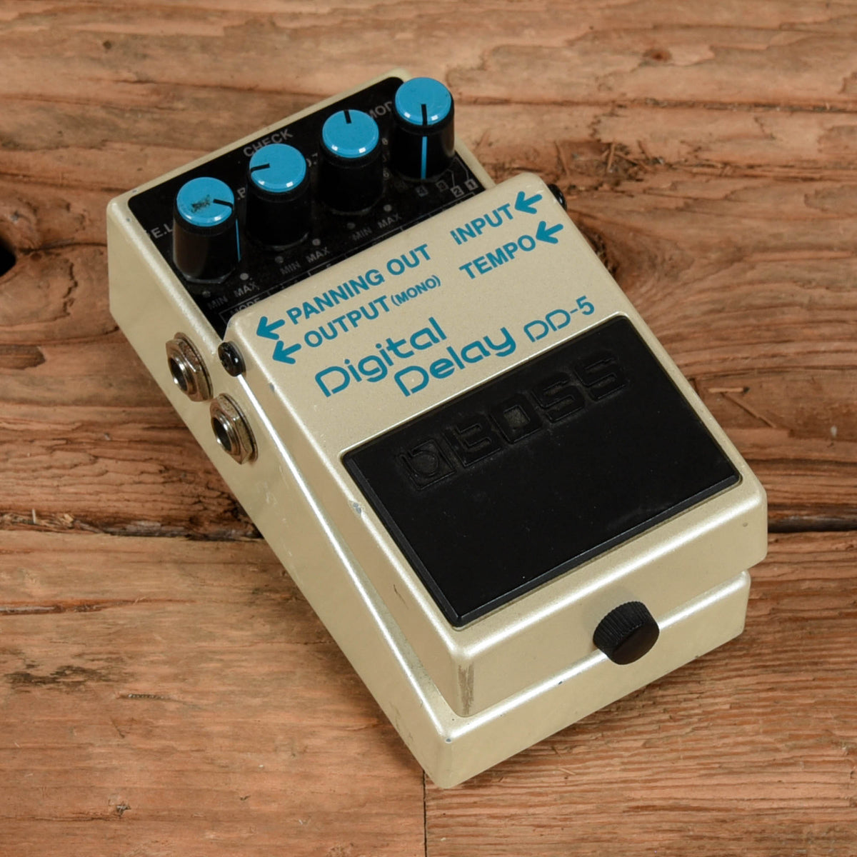 Boss DD-5 Effects and Pedals / Delay