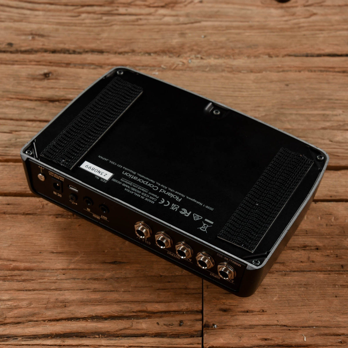 Boss RE-202 Space Echo Effects and Pedals / Delay