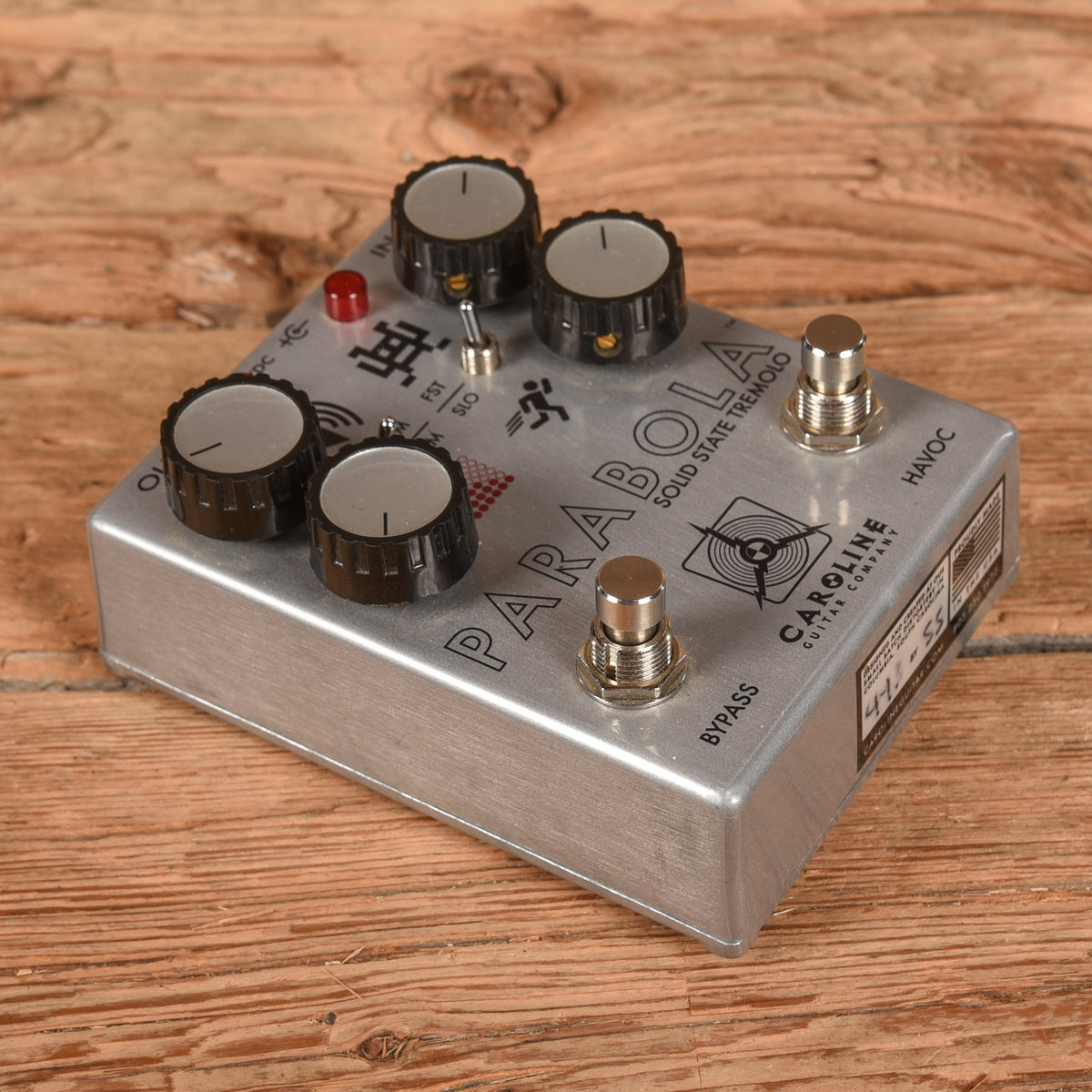 Caroline Parabola Solid State Tremolo Effects and Pedals / Tremolo
