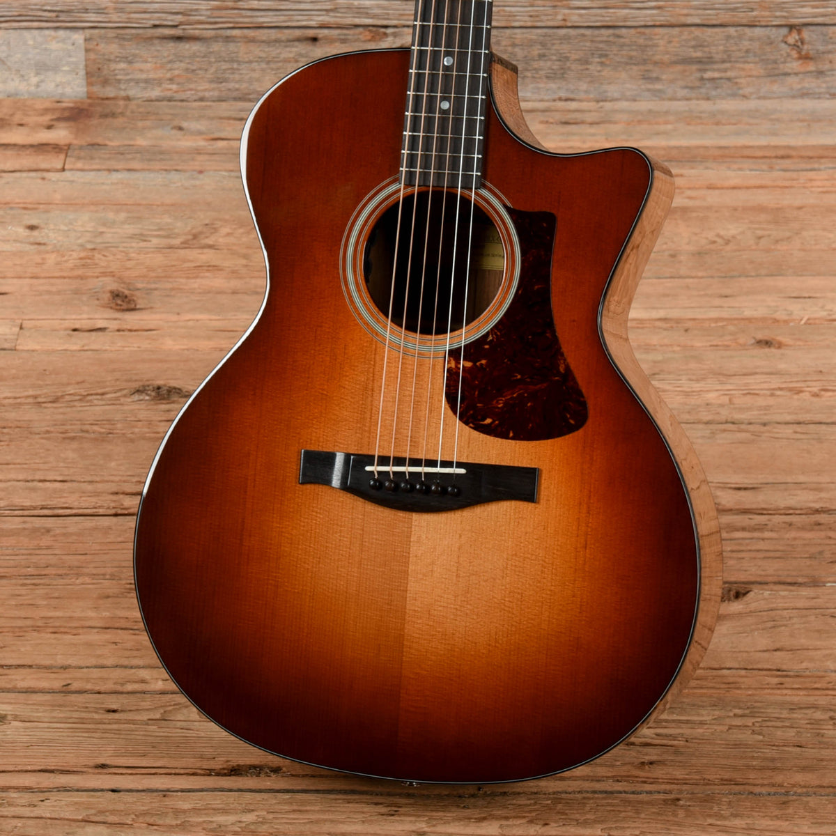 Eastman AC222CE-DLX Sunburst Acoustic Guitars / OM and Auditorium
