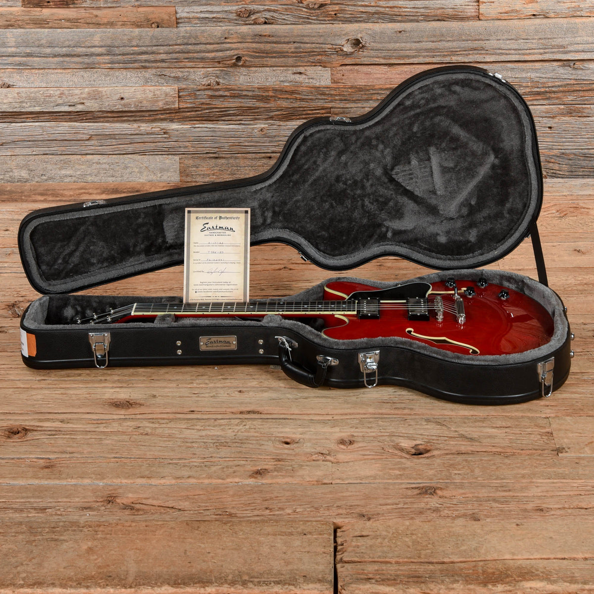 Eastman T386 Red 2021 Electric Guitars / Semi-Hollow
