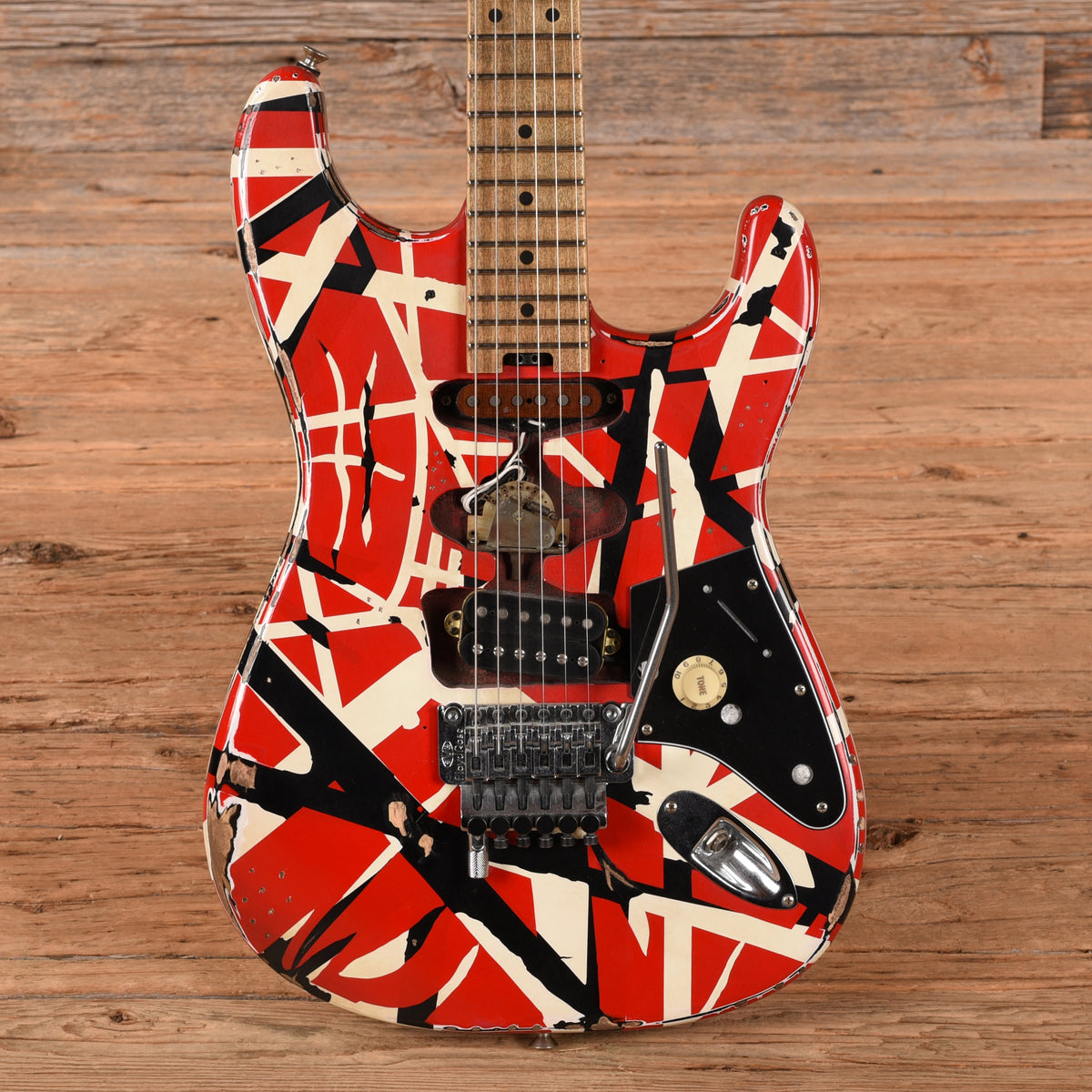 EVH Striped Series Frankenstein Relic Red / White / Black 2026 Electric Guitars
