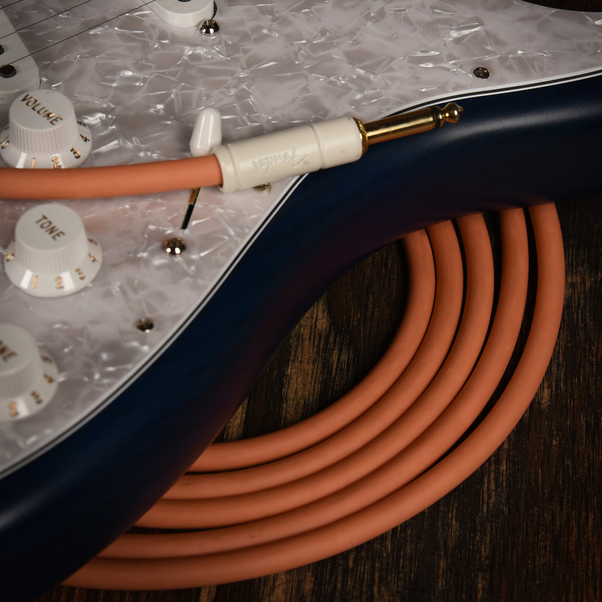 Fender Deluxe Instrument Cable Pacific Peach 18.6' Straight-Straight Accessories / Cables