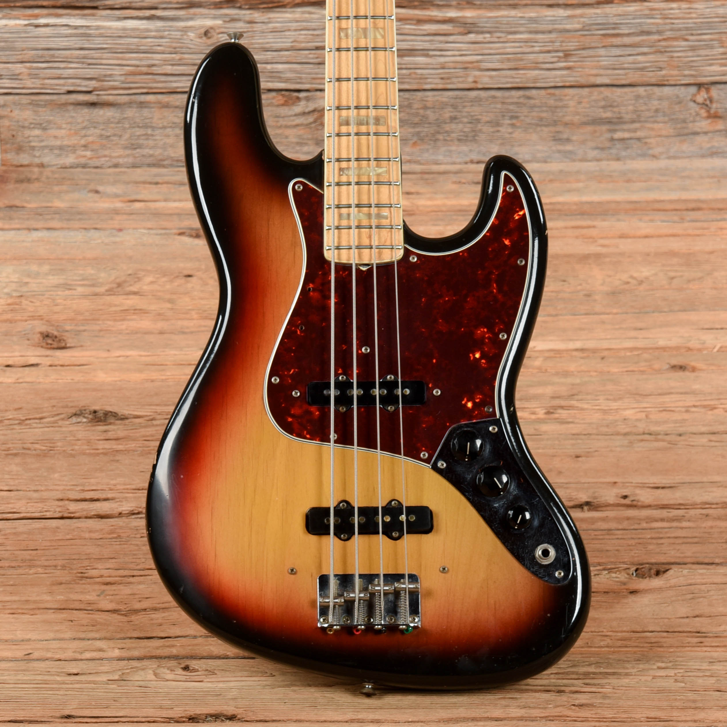 Fender Jazz Bass Sunburst 1974 Bass Guitars / 4-String