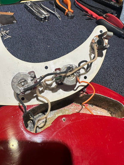 Fender Precision Bass Dakota Red Refin 1965 Bass Guitars / 4-String