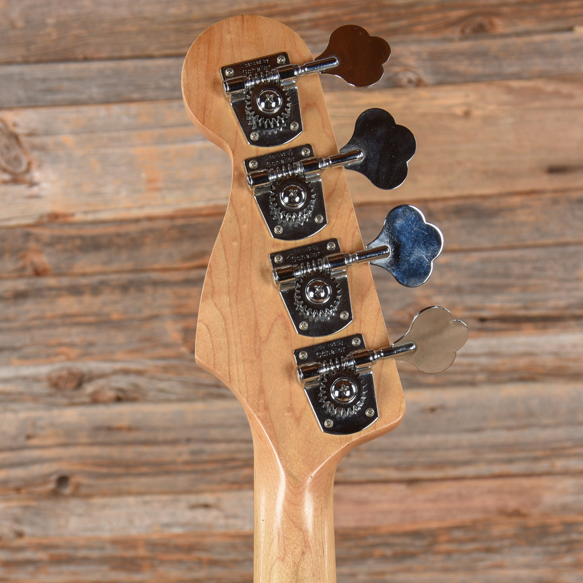 Fender Standard Jazz Bass White 2002 Bass Guitars / 4-String
