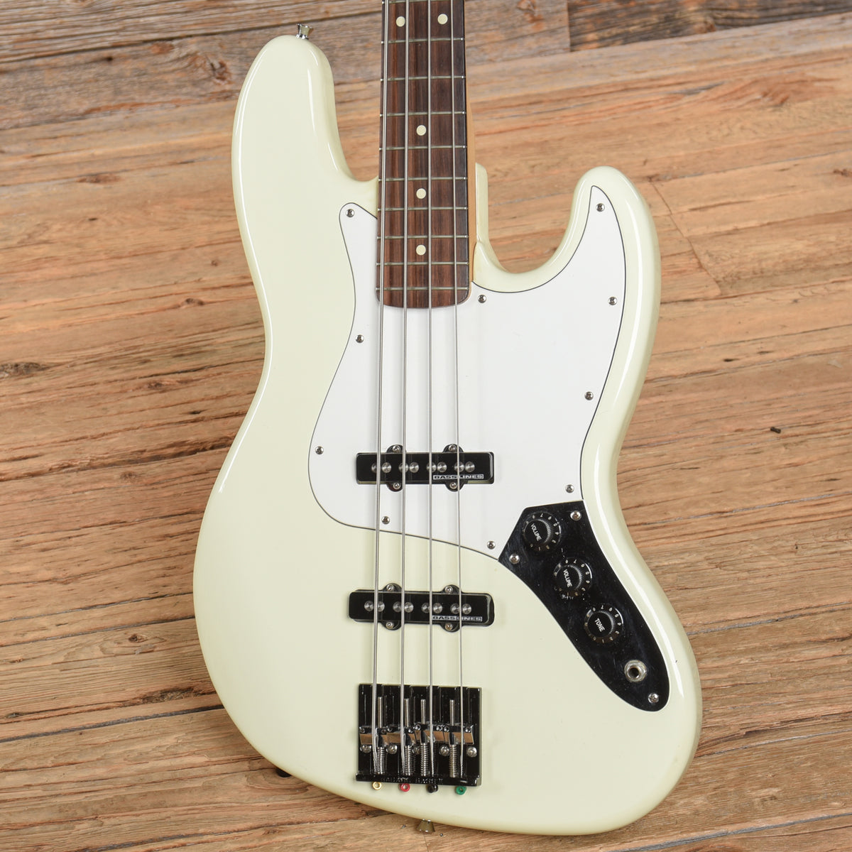 Fender Standard Jazz Bass White 2002 Bass Guitars / 4-String