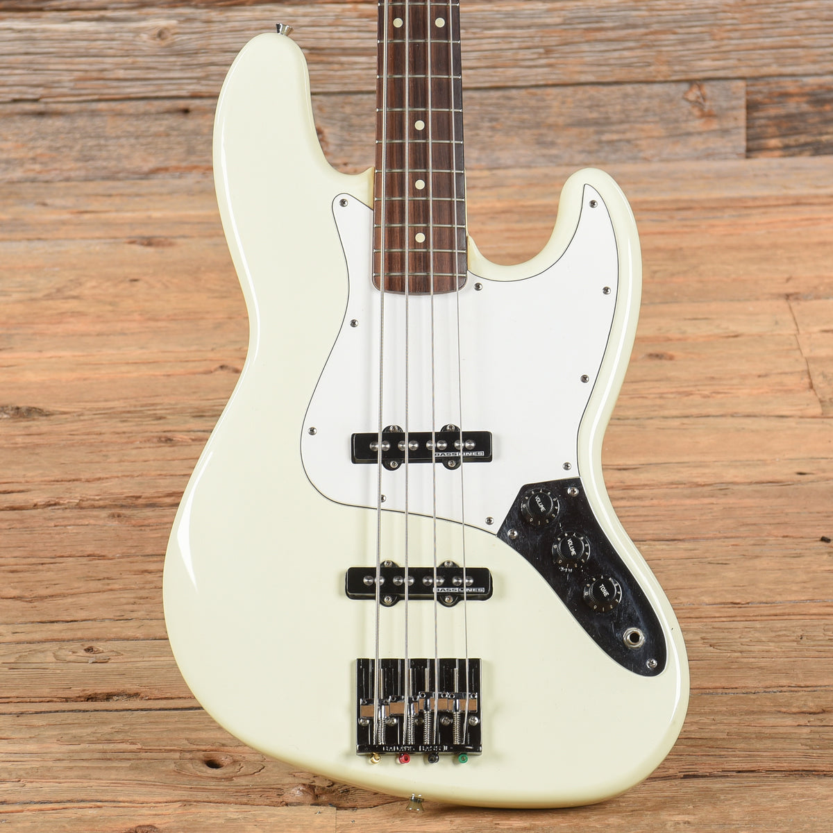 Fender Standard Jazz Bass White 2002 Bass Guitars / 4-String