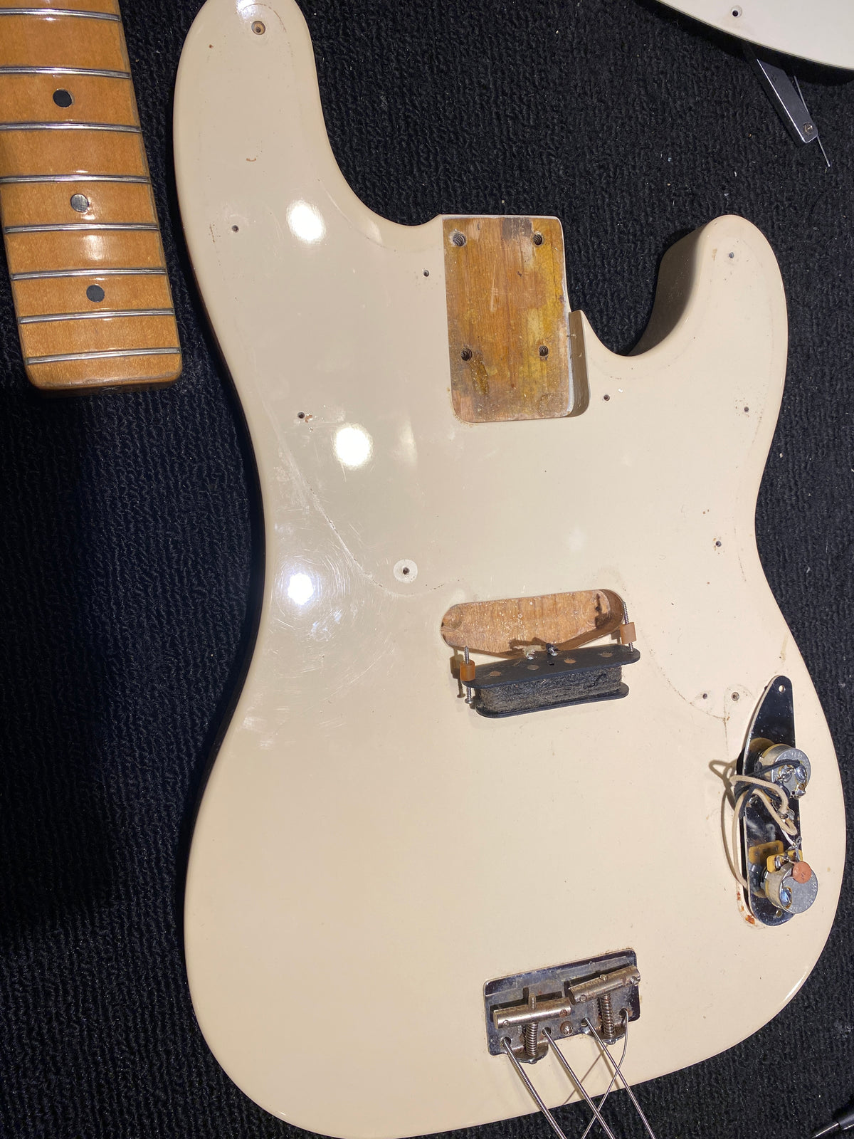 Fender Telecaster Bass White Refin 1971 Bass Guitars / 4-String