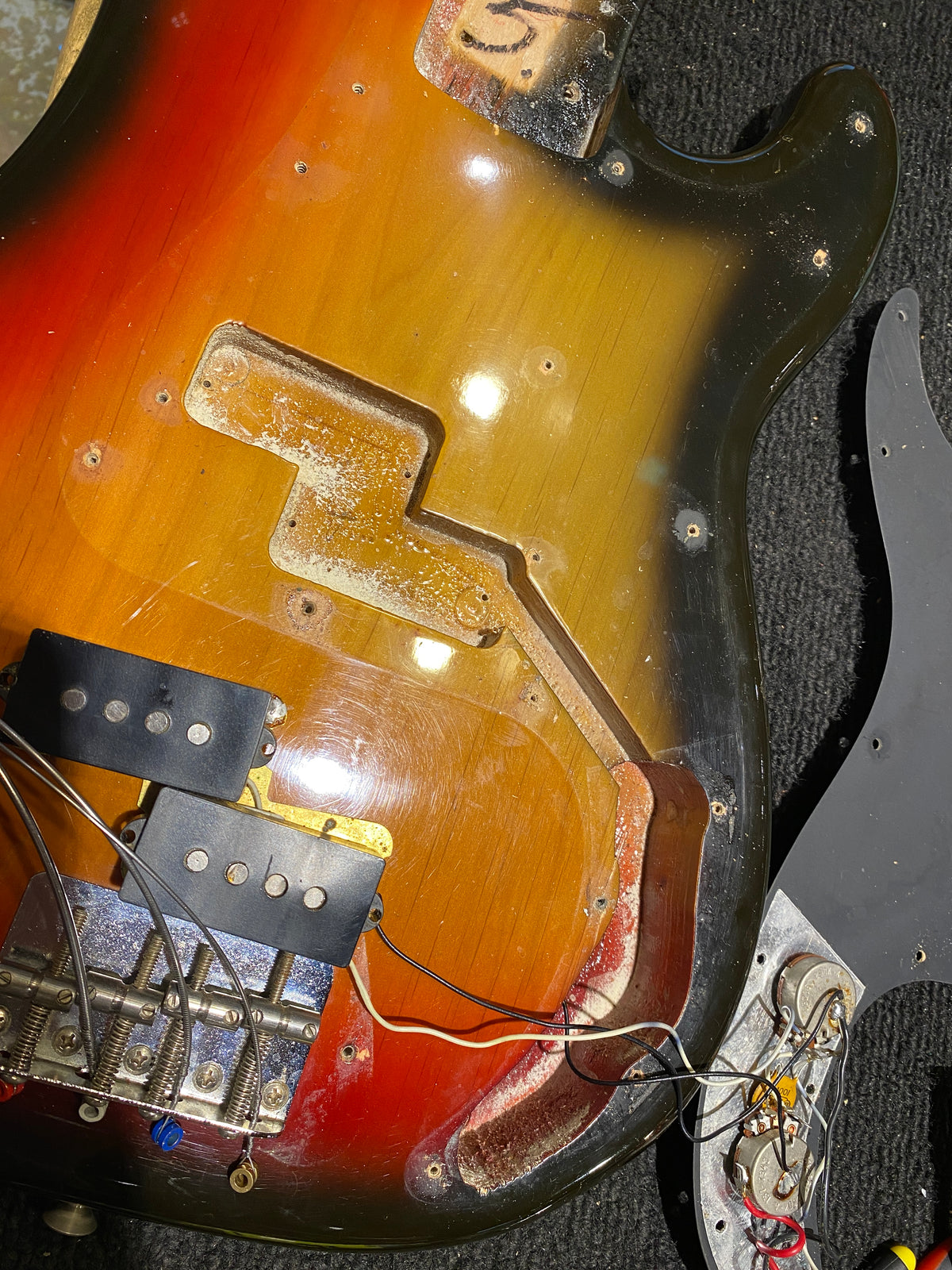 Fender Precision Bass Sunburst 1973 Bass Guitars
