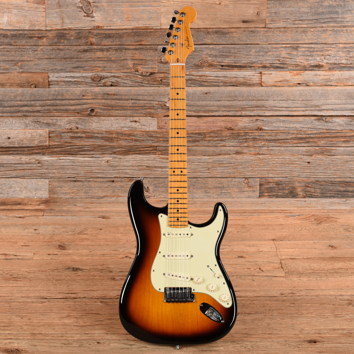 Fender Deluxe Stratocaster "V" Neck Sunburst 2010 Electric Guitars