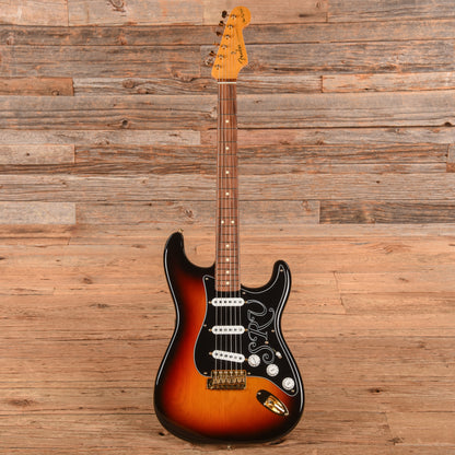 Fender Stevie Ray Vaughan Stratocaster 3-Color Sunburst 2021 Electric Guitars