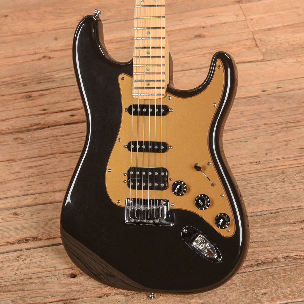 Fender American Deluxe Stratocaster Black 2005 Electric Guitars / Solid Body