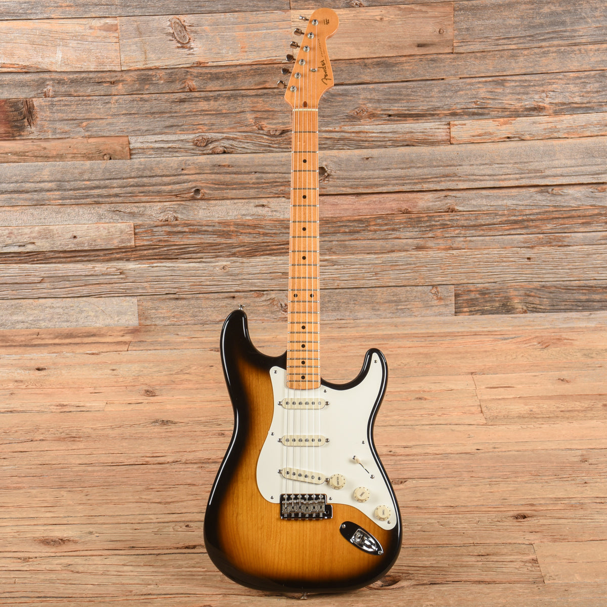 Fender American Vintage '57 Stratocaster Sunburst 1999 Electric Guitars / Solid Body