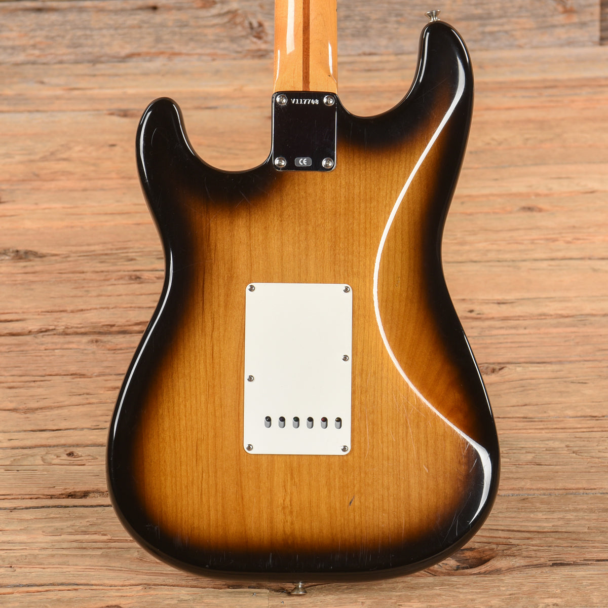 Fender American Vintage '57 Stratocaster Sunburst 1999 Electric Guitars / Solid Body