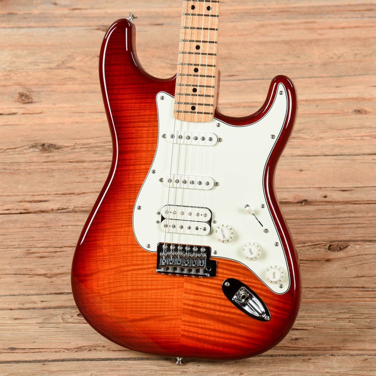 Fender Player Stratocaster HSS Plus Top Cherry Sunburst 2017 Electric Guitars / Solid Body
