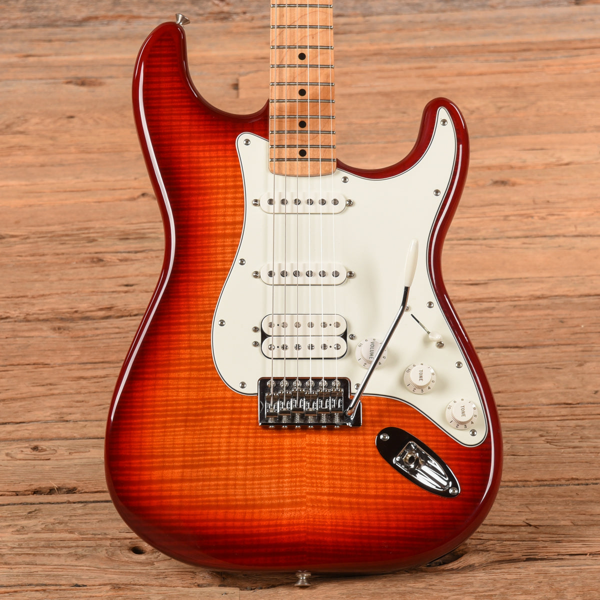 Fender Standard Stratocaster HSS Plus Top Cherry Sunburst 2017 Electric Guitars / Solid Body