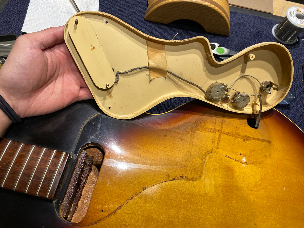 Gibson ES-120T Sunburst 1963 Electric Guitars / Hollow Body
