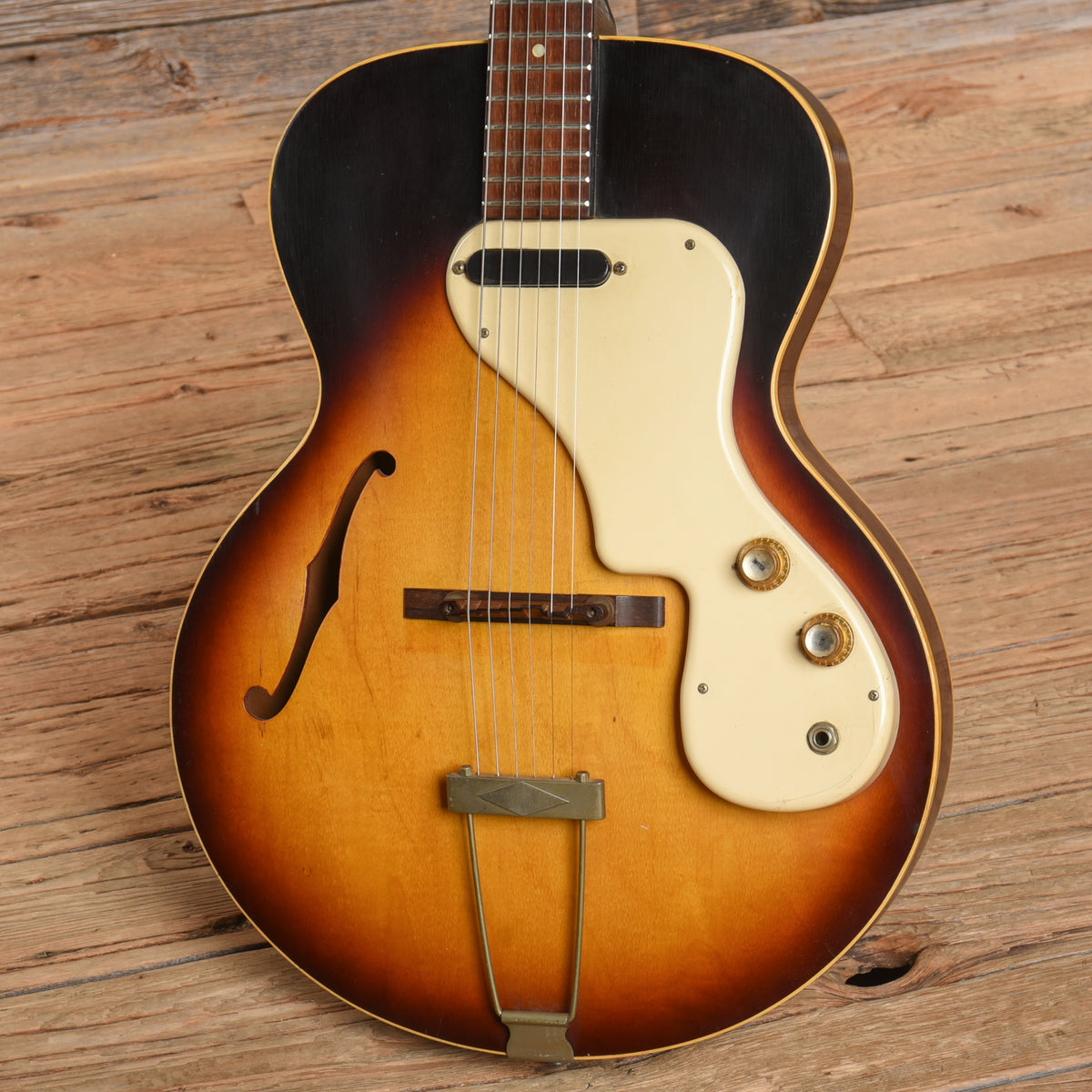 Gibson ES-120T Sunburst 1963 Electric Guitars / Hollow Body