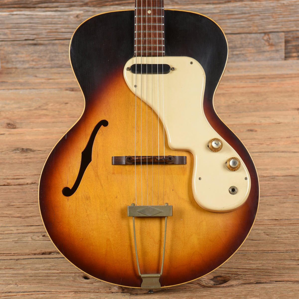 Gibson ES-120T Sunburst 1963 Electric Guitars / Hollow Body