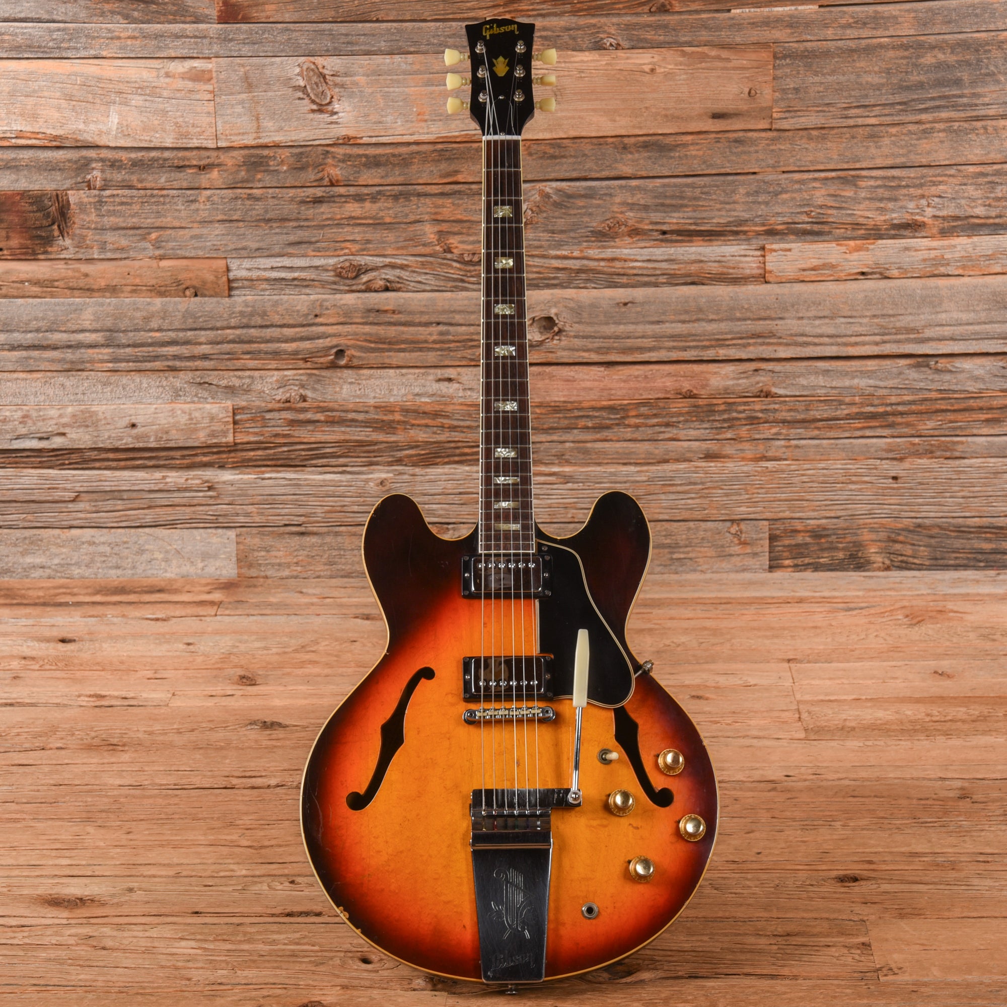Gibson ES-335 Sunburst 1965 Electric Guitars / Semi-Hollow