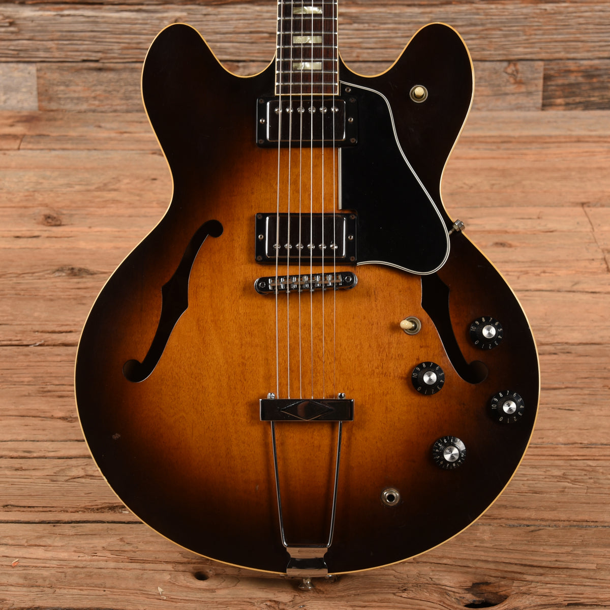 Gibson ES-335 Sunburst 1980 Electric Guitars / Semi-Hollow