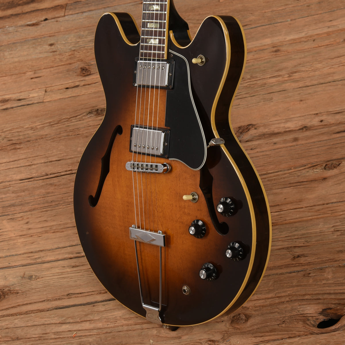 Gibson ES-335 Sunburst 1980 Electric Guitars / Semi-Hollow