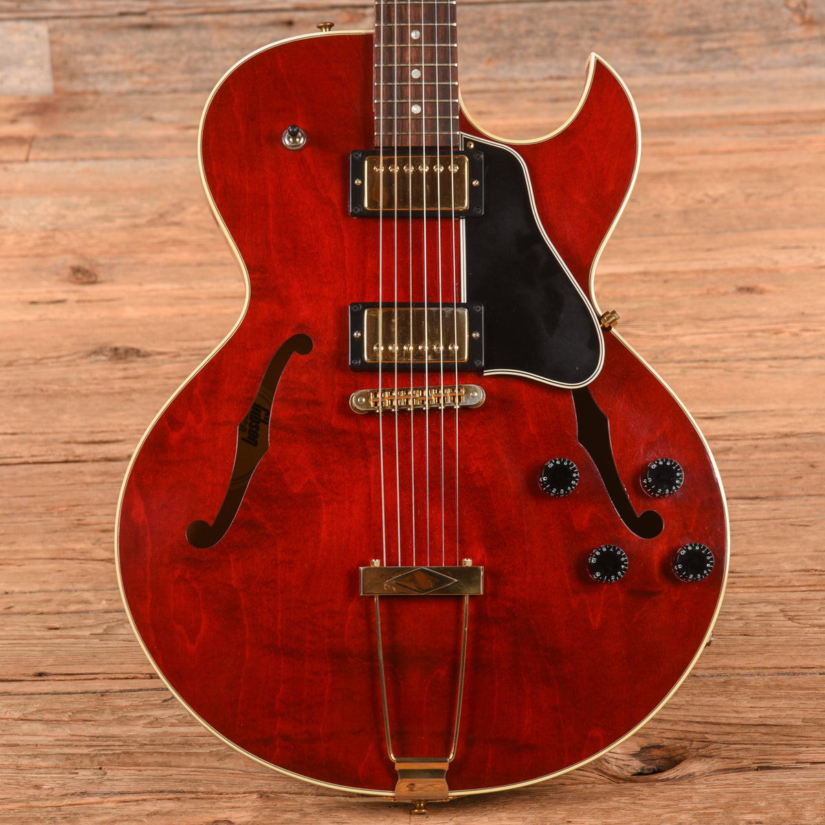 Gibson Memphis ES-135 Wine Red 2005 Electric Guitars / Semi-Hollow