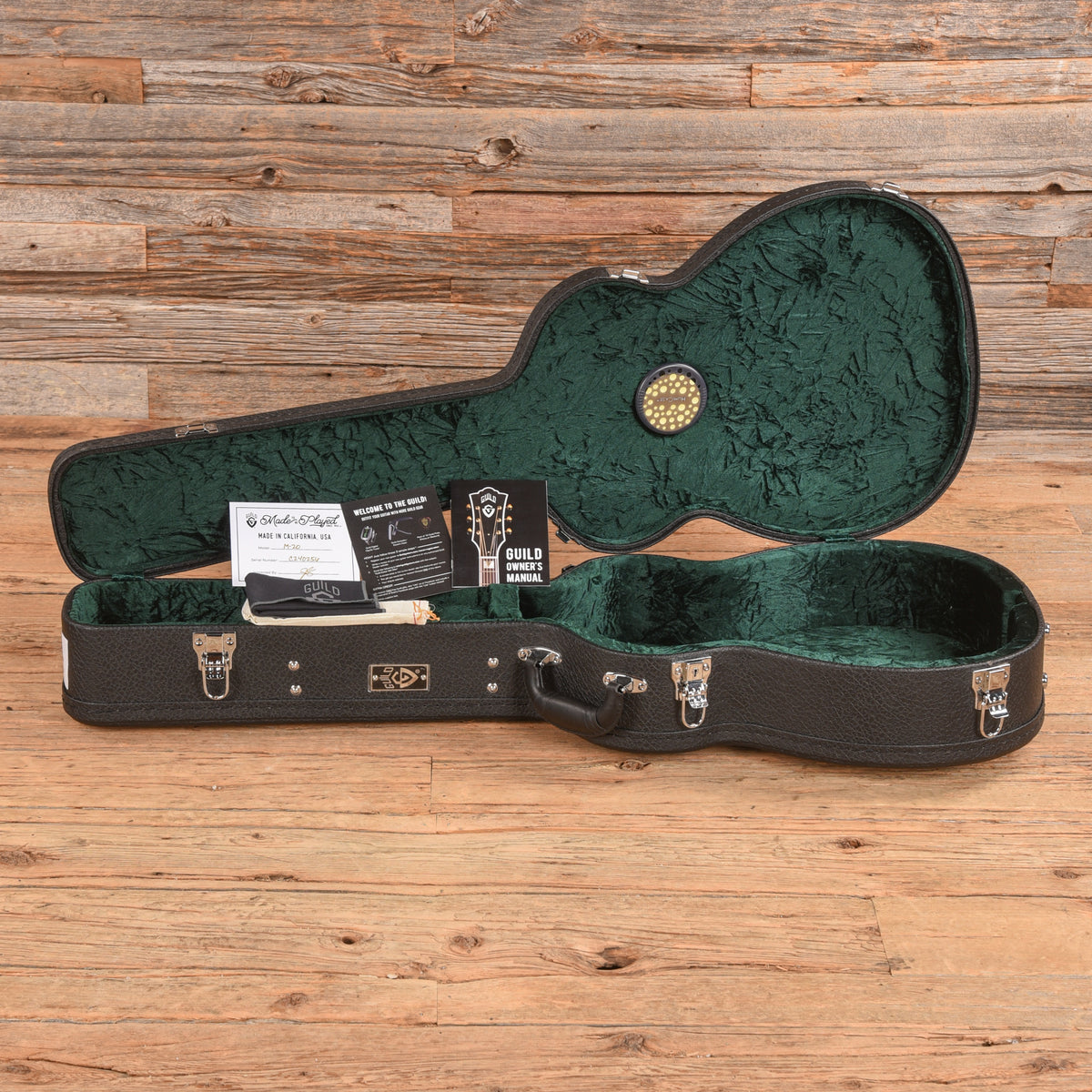 Guild USA M-20 Brown Acoustic Guitars / OM and Auditorium