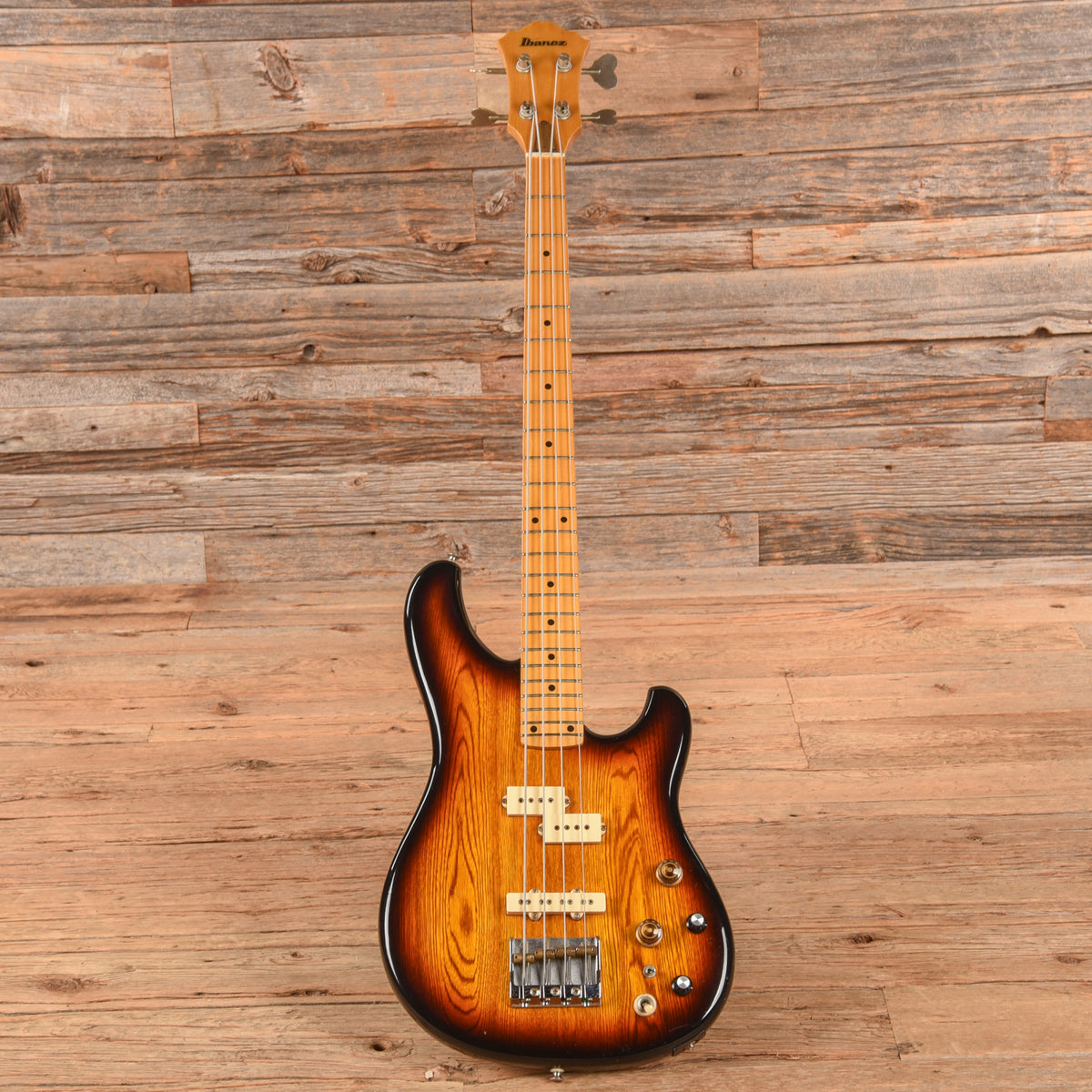 Ibanez Roadster Bass Sunburst 1981 Bass Guitars / 4-String