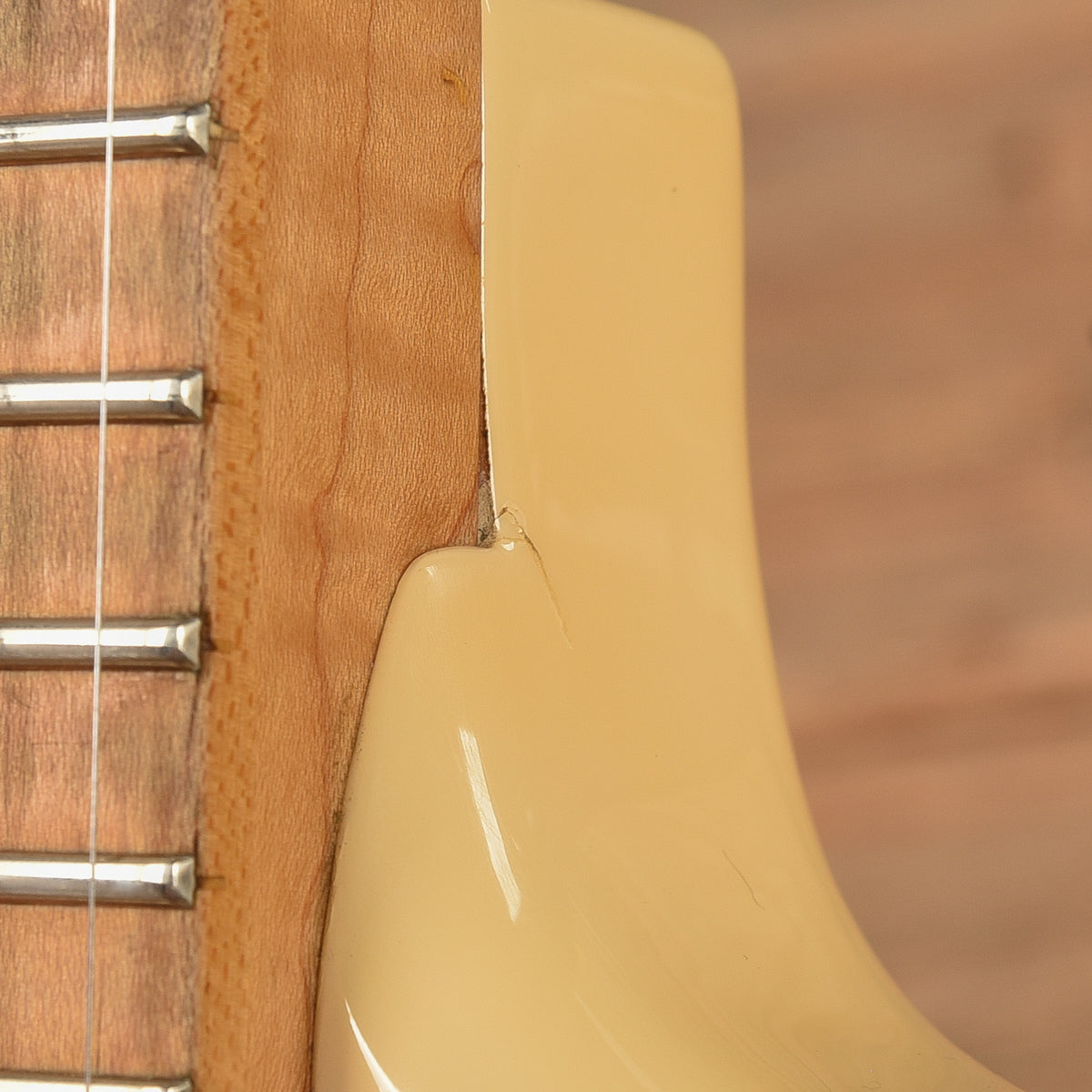 Kramer Baretta White 1987 Electric Guitars / Solid Body