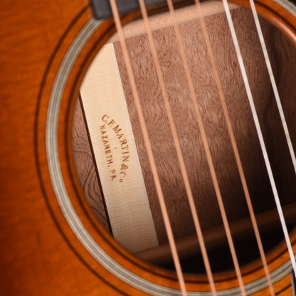 Martin Custom Shop 00-18 Style Grand Concert Sitka Spruce VTS/Quilted Pommele Sapele Ambertone 1933 Acoustic Guitars
