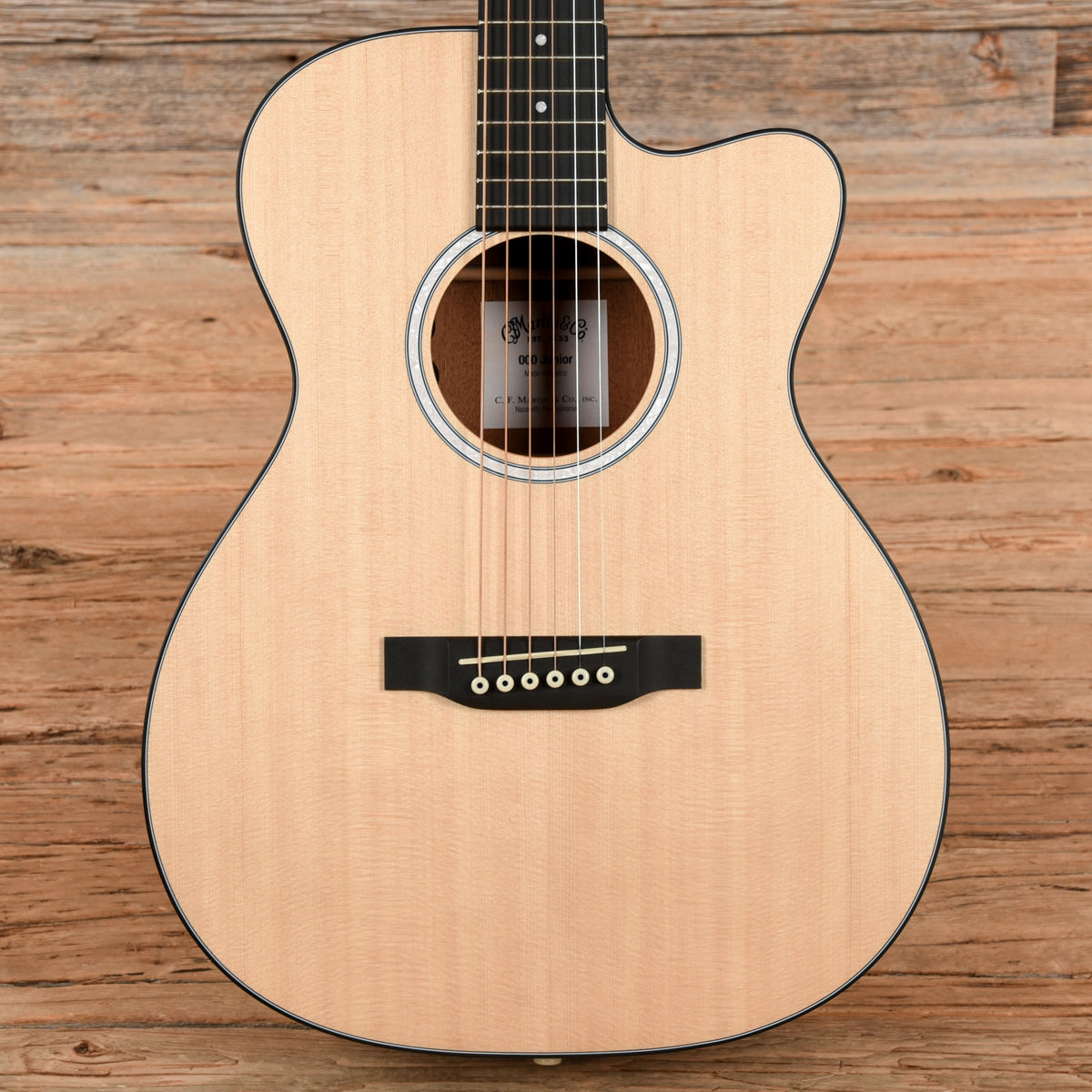 Martin 000JR-10E Natural Acoustic Guitars / OM and Auditorium