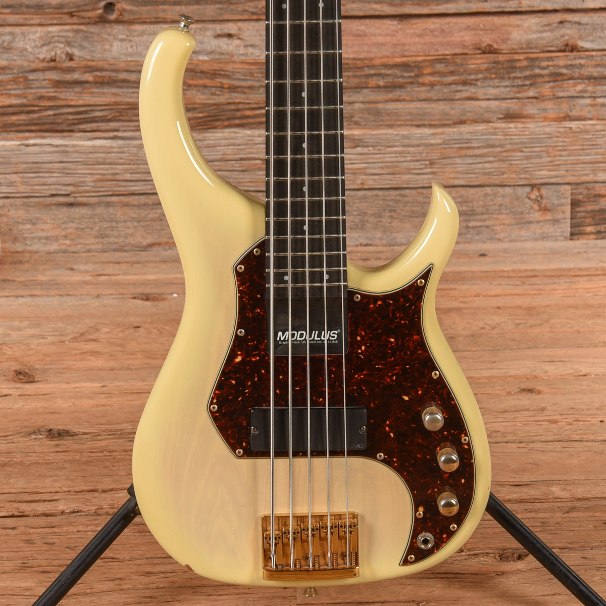 Modulus M92 White Bass Guitars