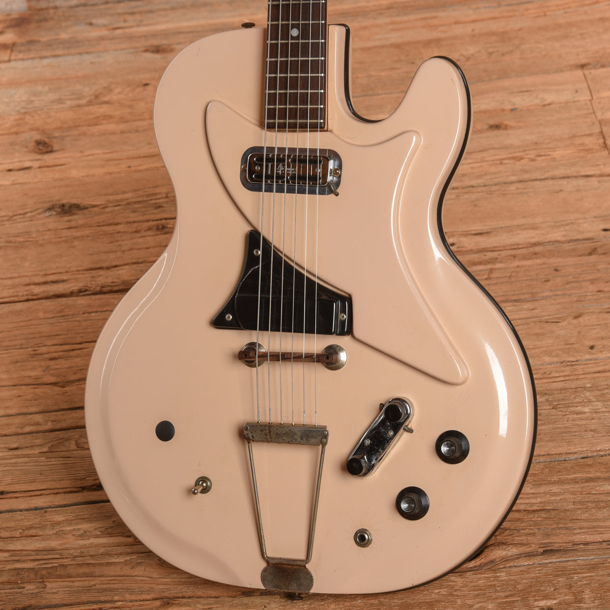 National Studio 66 Sand Buff 1961 Electric Guitars / Solid Body