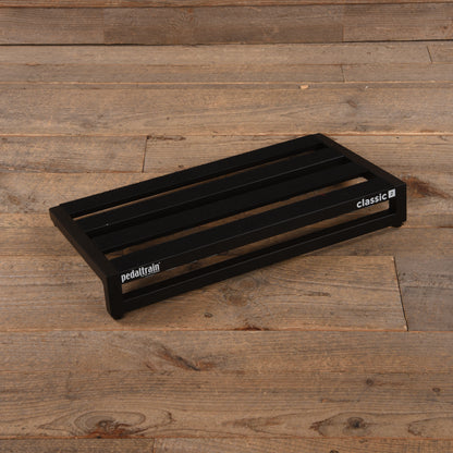 Pedaltrain Classic 2 Pedalboard 4 Rails 24x12.5 w/Soft Case Effects and Pedals / Pedalboards and Power Supplies