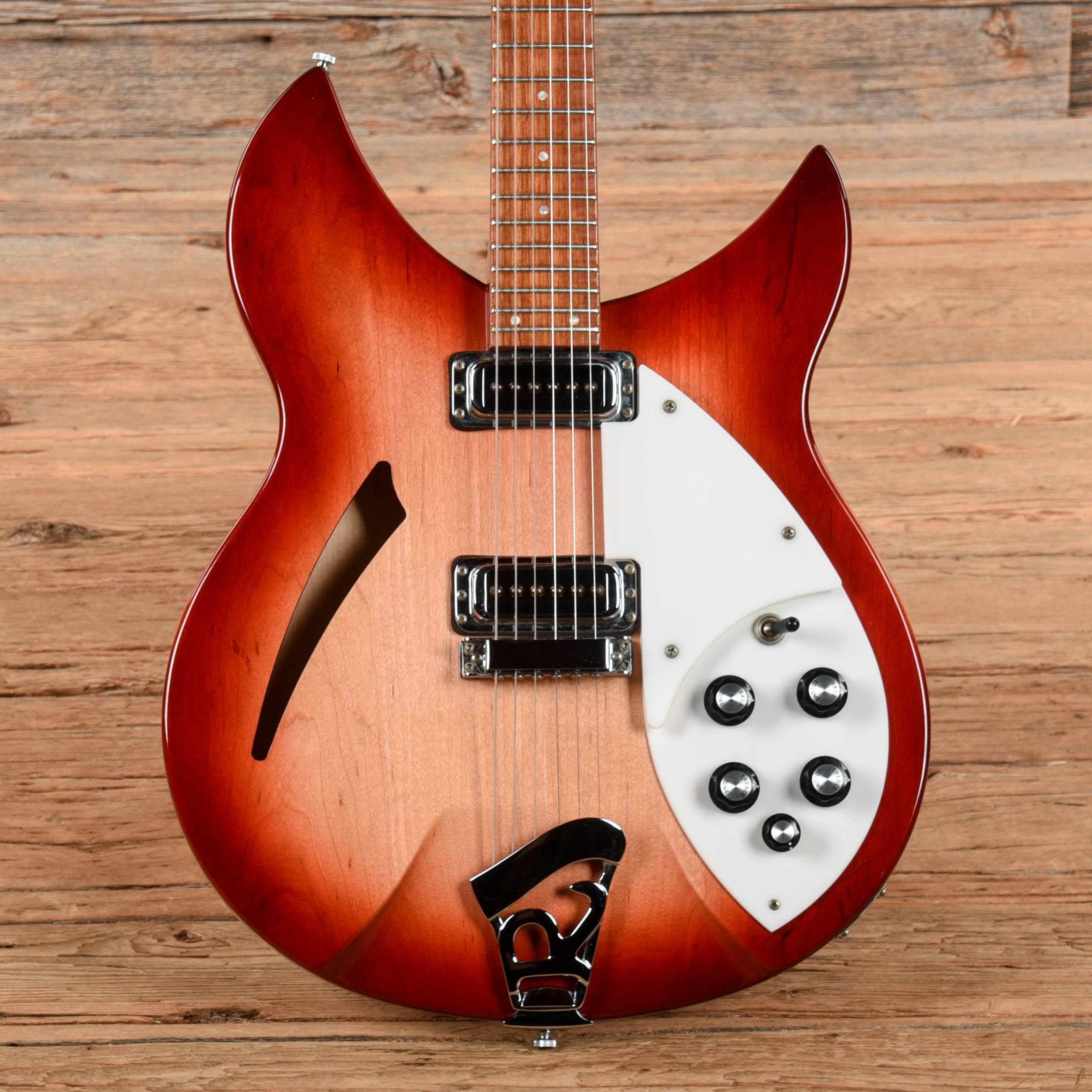 Rickenbacker 330 Fireglo 1996 Electric Guitars / Semi-Hollow