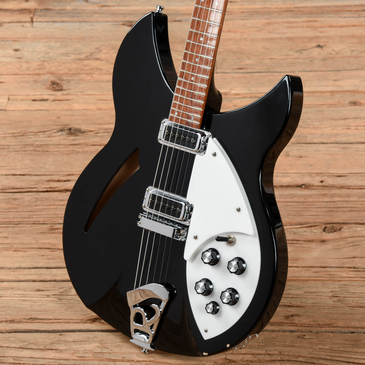 Rickenbacker 330 JetGlo 2015 Electric Guitars / Semi-Hollow