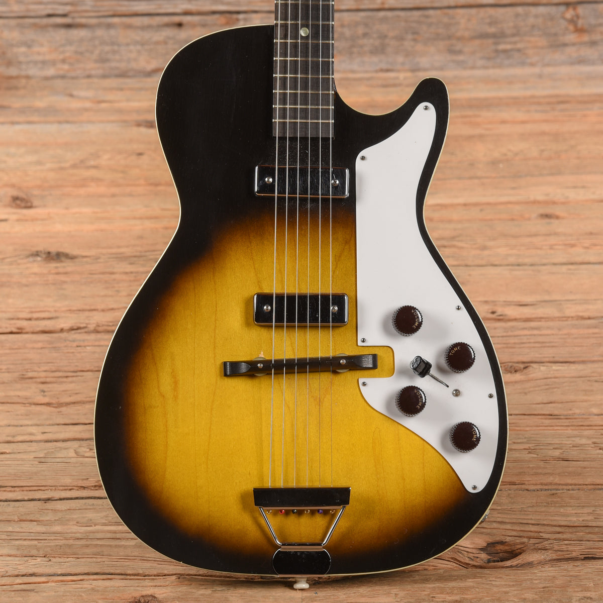 Silvertone 1420 Black 1960 Electric Guitars / Solid Body