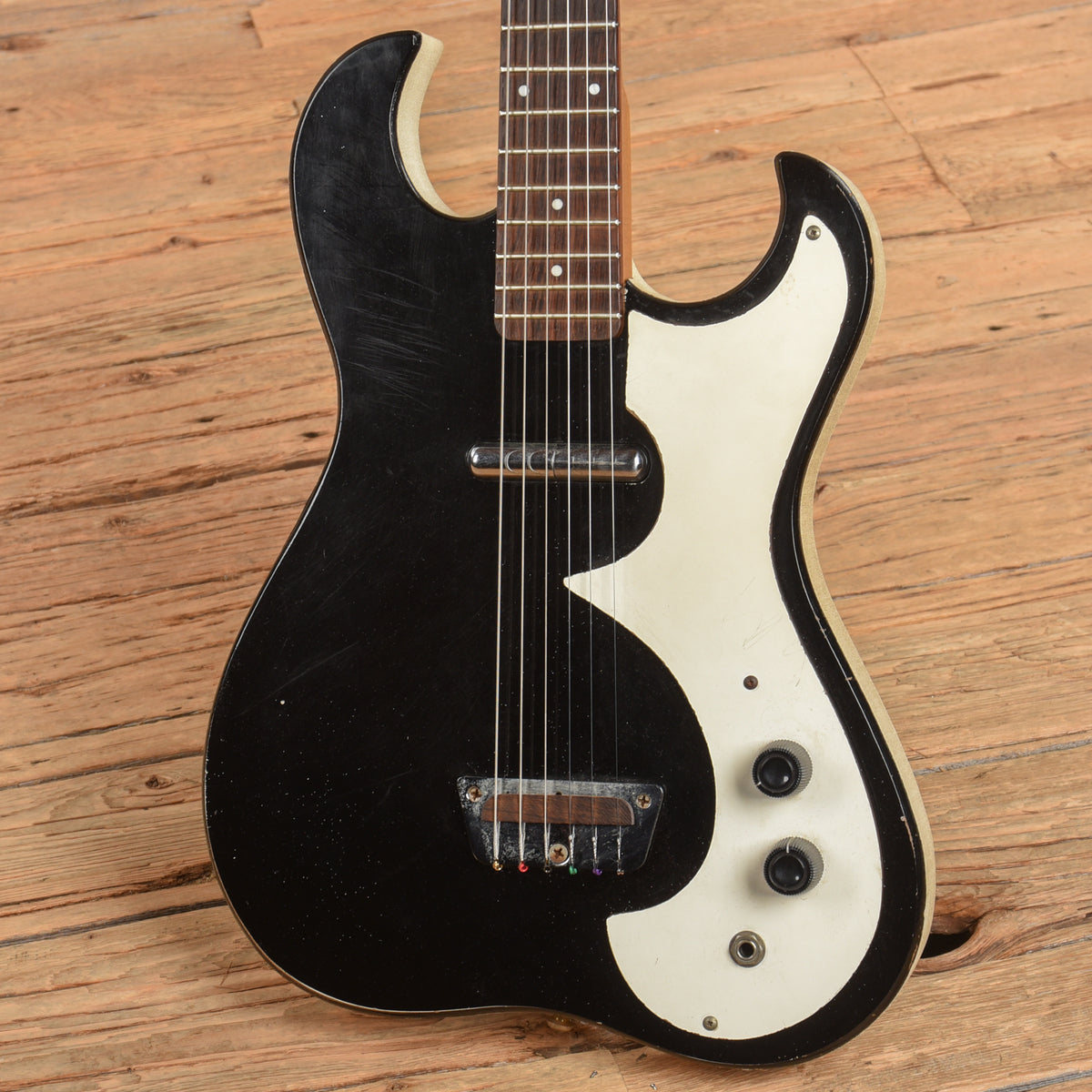 Silvertone 1448 w/ Amp Case Black 1960s Electric Guitars / Solid Body