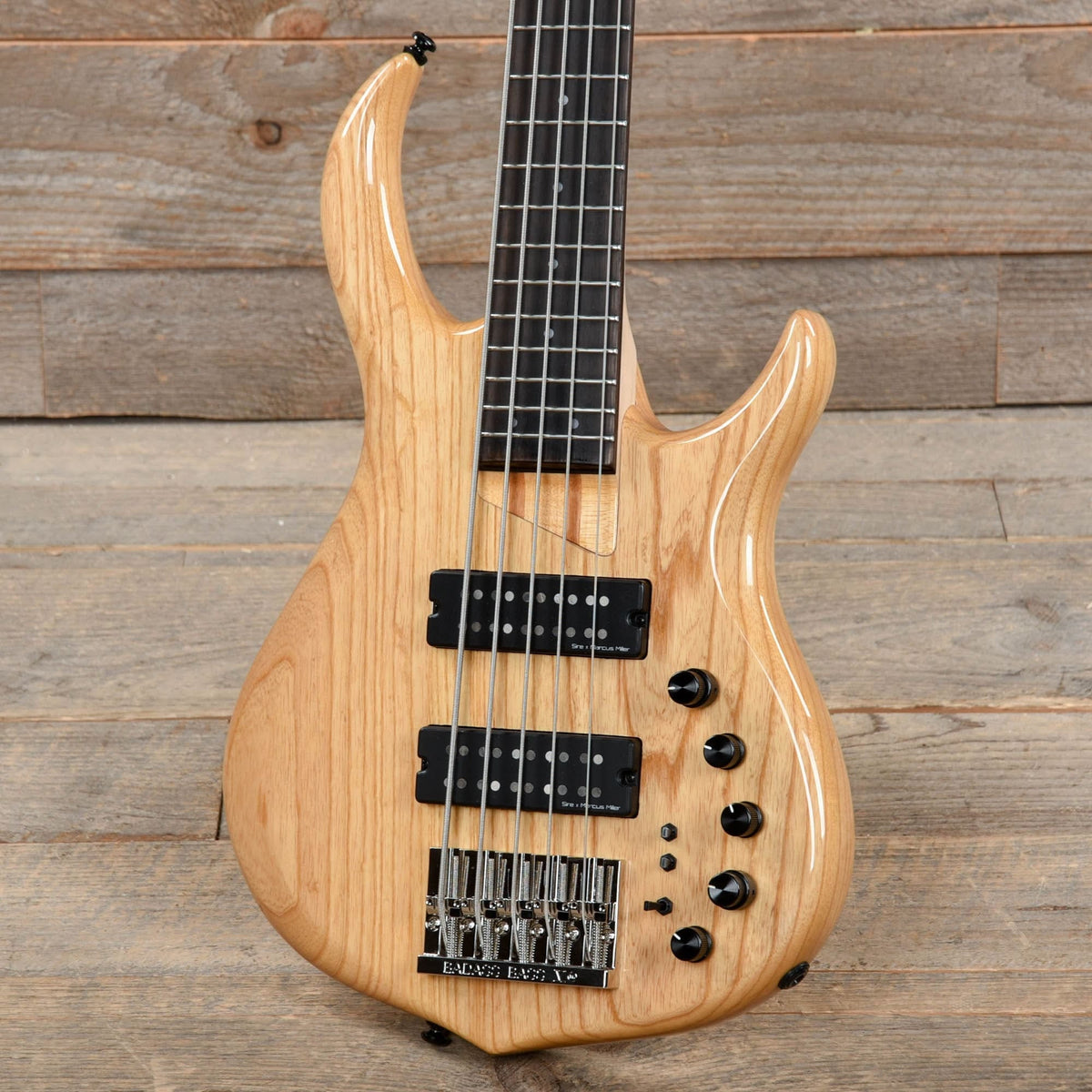 Sire Marcus Miller M5 Swamp Ash 5-String Natural Satin (2nd Gen) Bass Guitars / 5-String or More
