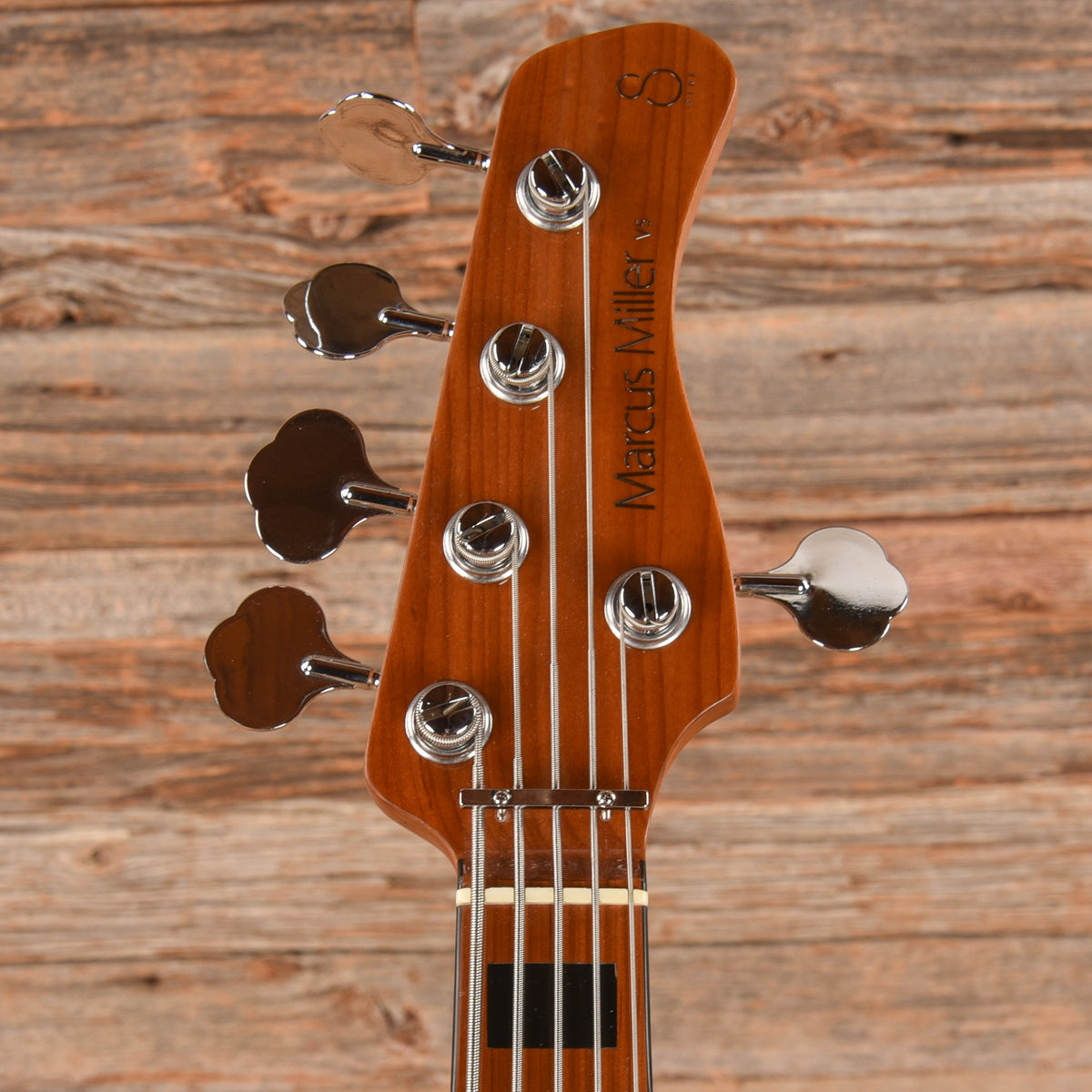 Sire Marcus Miller V5 5-String White Bass Guitars / 5-String or More