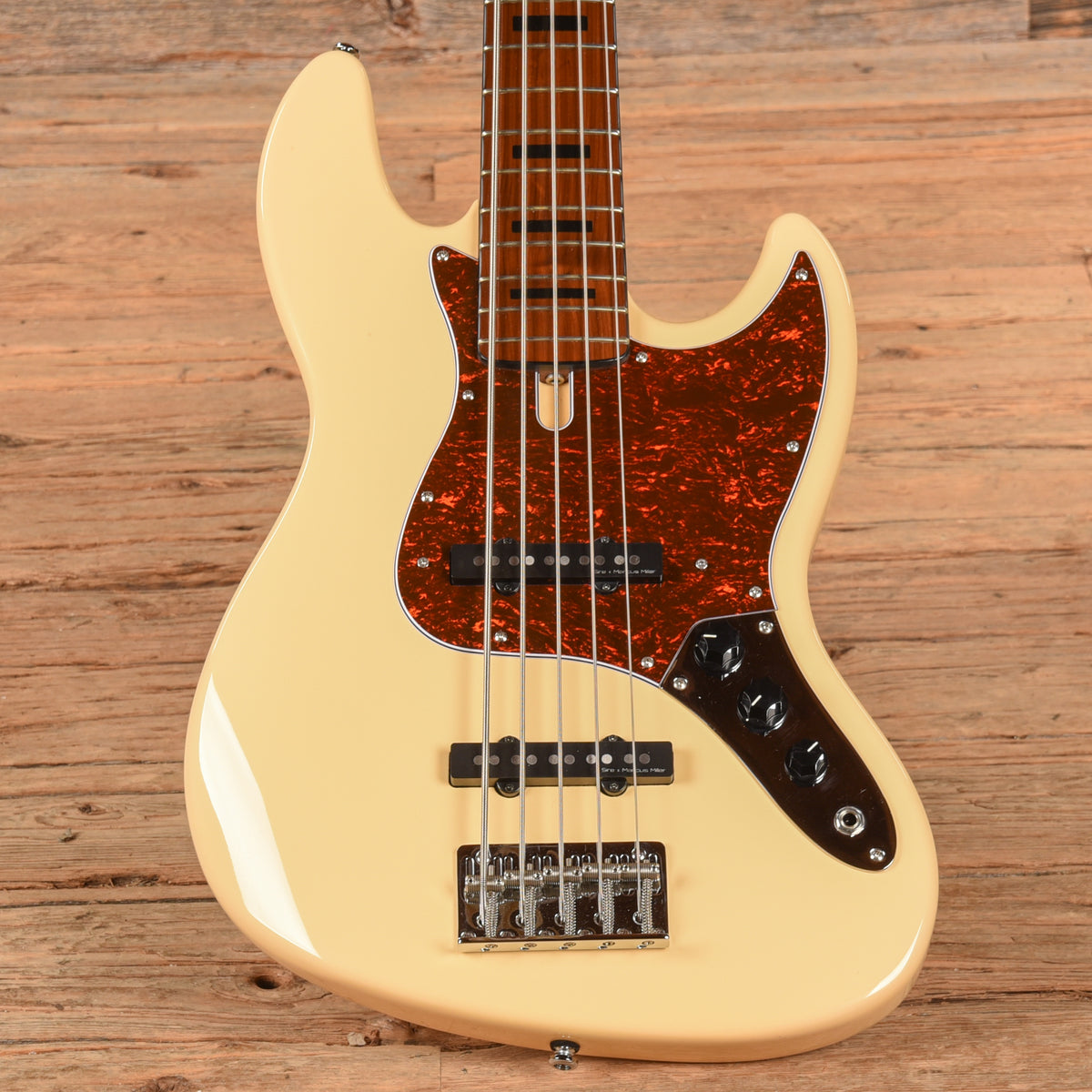 Sire Marcus Miller V5 5-String White Bass Guitars / 5-String or More