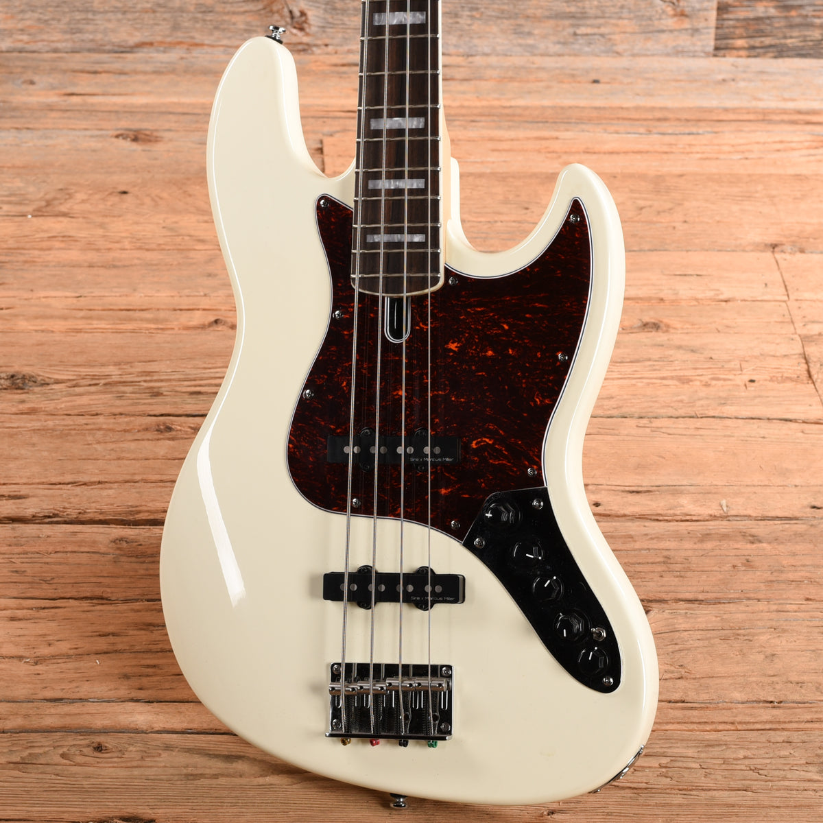 Sire Marcus Miller 2nd Generation V7 White 2022 Bass Guitars