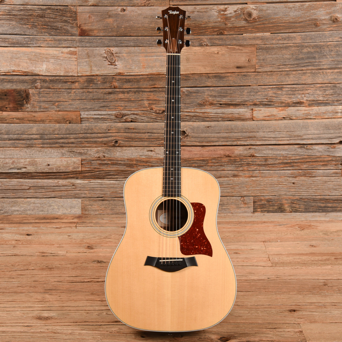 Taylor 210 DLX Natural Acoustic Guitars / Dreadnought