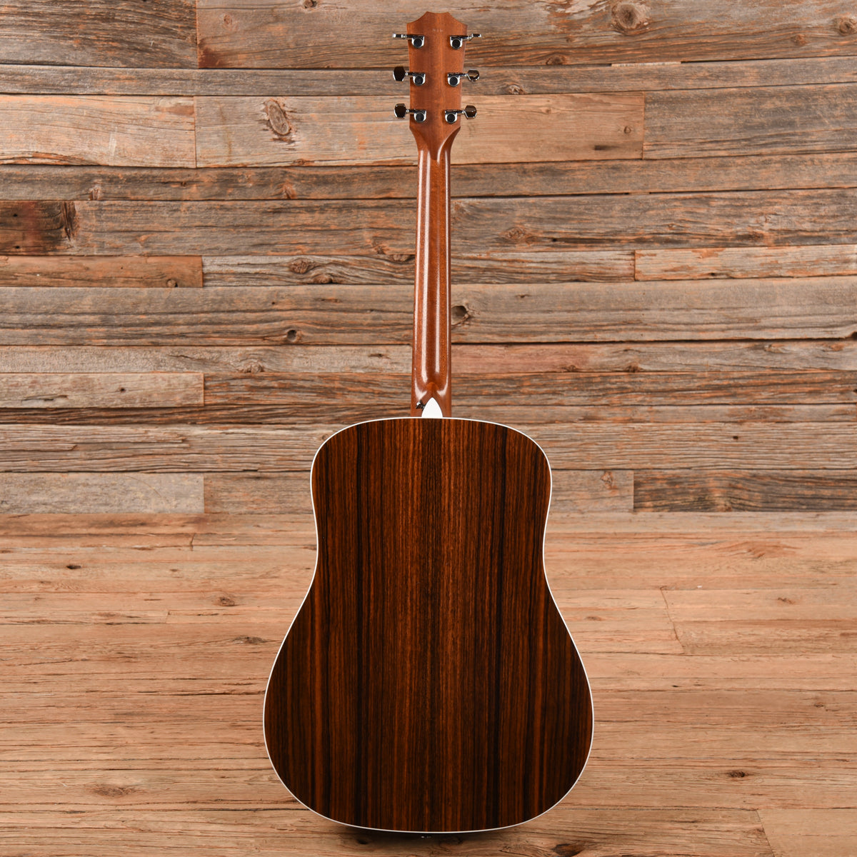 Taylor 210 DLX Natural Acoustic Guitars / Dreadnought